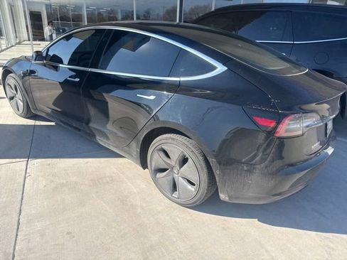 Used 2019 Tesla Model 3 Standard Range Plus image 3