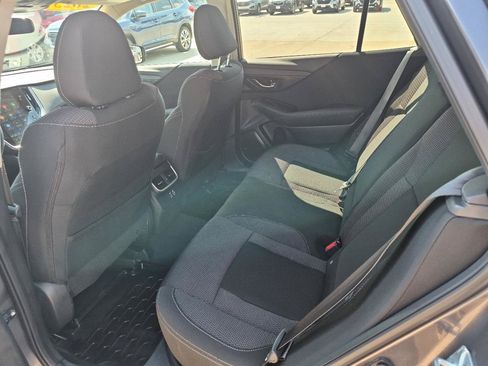 Used 2025 Subaru Outback Premium AWD/4WD image 13