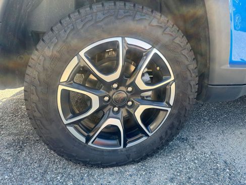 Used 2025 Jeep Compass Trailhawk image 29