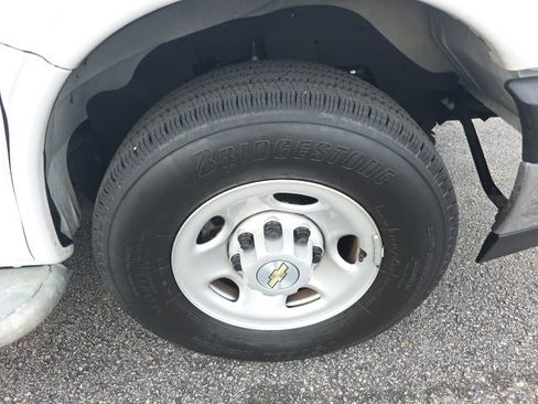 Used 2024 Chevrolet Express 2500 w/ Driver Convenience Package image 9