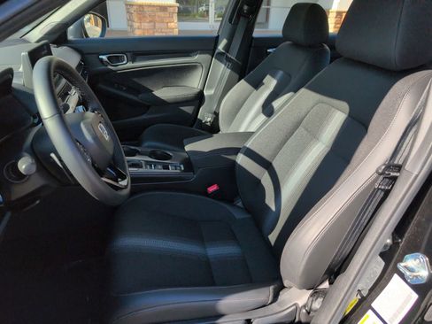 Used 2025 Honda Civic Sport image 16