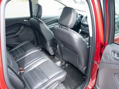 Used 2019 Ford Escape Titanium image 36