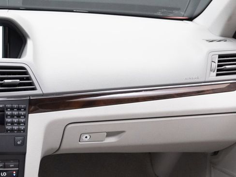 Used 2013 Mercedes-Benz E 350 4MATIC Coupe image 90