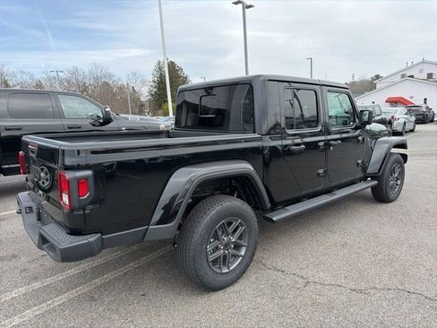New 2026 Jeep Gladiator Sport image 3