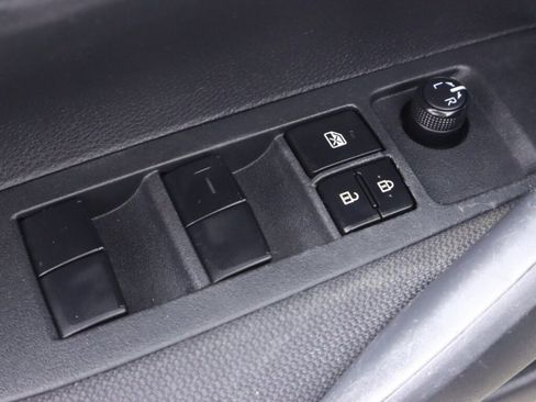 Used 2020 Toyota Corolla LE FWD image 25