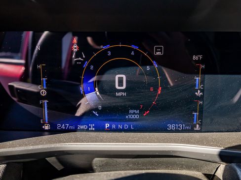 Used 2023 Chevrolet Colorado Trail Boss w/ Technology Package image 18