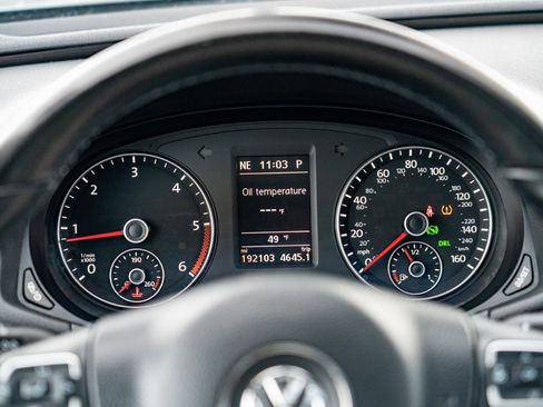 Used 2015 Volkswagen Passat TDI SE image 19