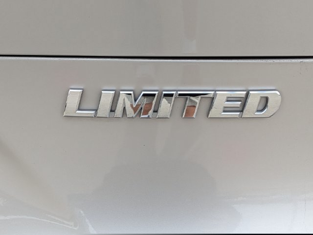 Used 2023 Toyota Venza Limited AWD/4WD image 8