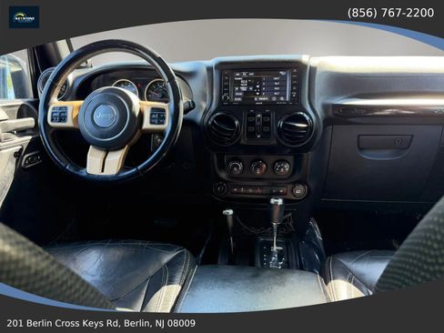 Used 2014 Jeep Wrangler Unlimited Sahara AWD/4WD image 16