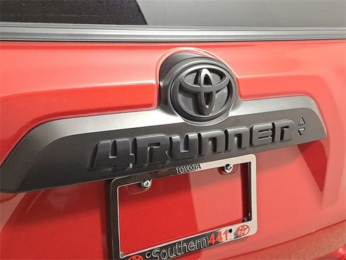 Used 2022 Toyota 4Runner TRD Off-Road image 9