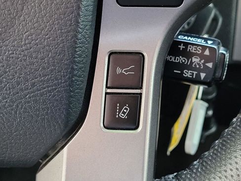 Used 2020 Toyota Tacoma SR5 RWD image 34