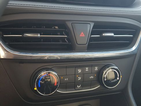 Used 2025 Buick Encore GX Preferred image 11