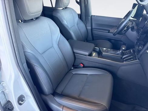 Used 2024 Lexus GX 550 AWD/4WD image 27