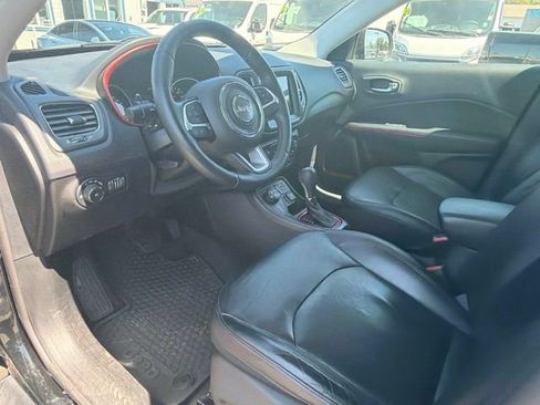 Used 2017 Jeep Compass Trailhawk w/ Leather Interior Group AWD/4WD image 19