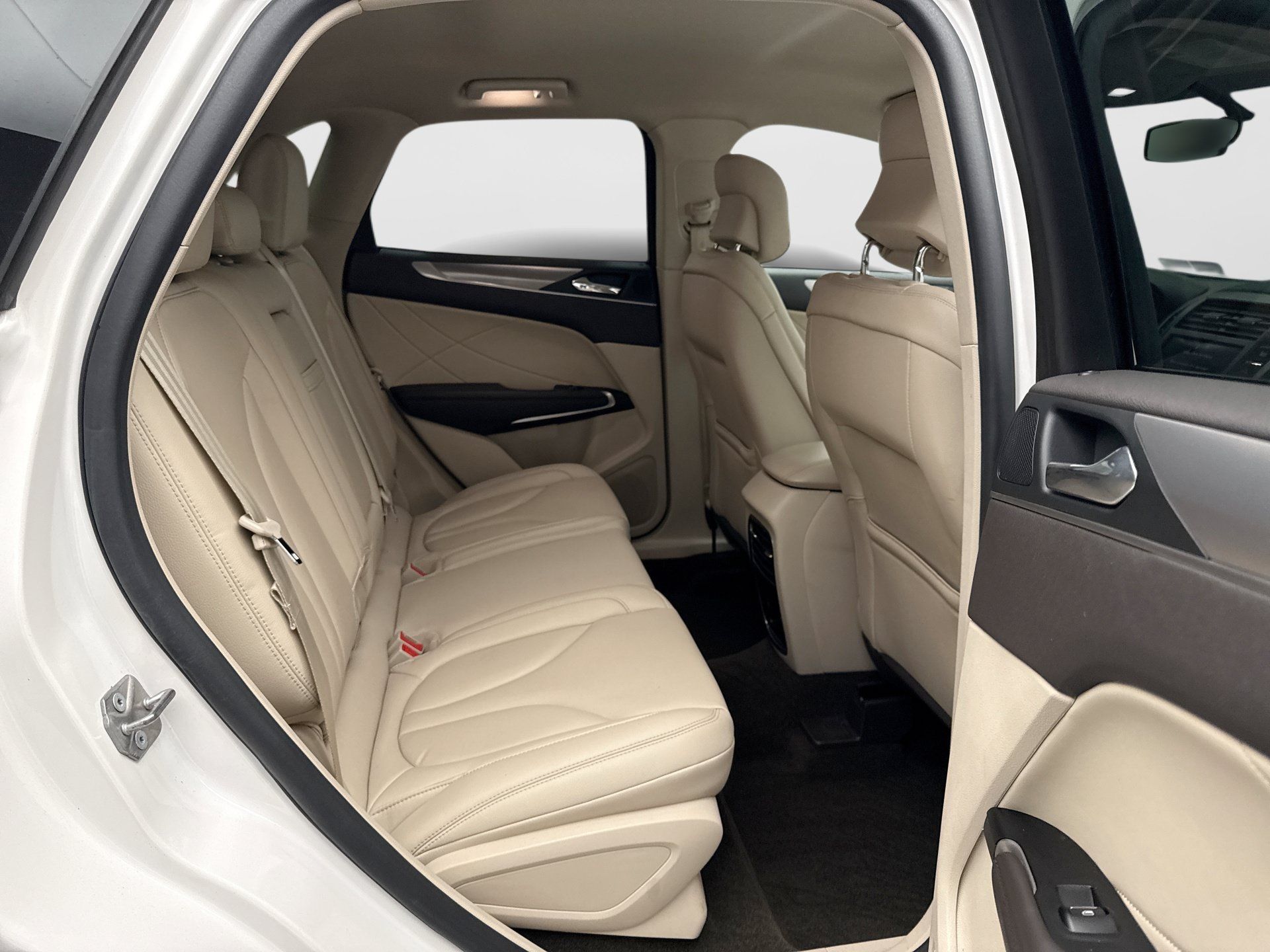 Used 2019 Lincoln MKC Premiere FWD image 10