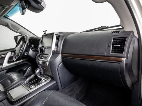 Used 2019 Toyota Land Cruiser AWD/4WD image 20