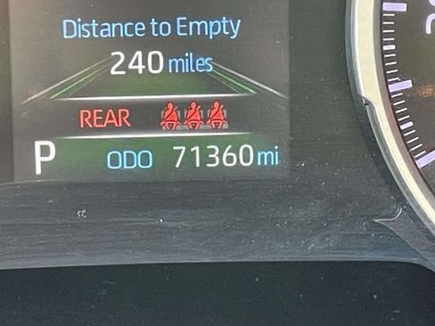 Used 2021 Toyota RAV4 LE AWD/4WD image 30