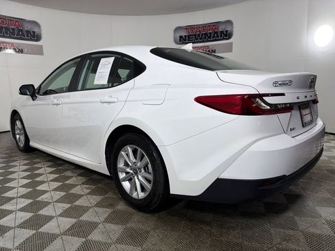 Used 2025 Toyota Camry LE image 5