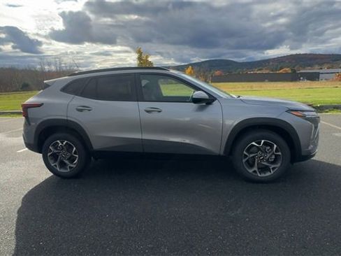 New 2026 Chevrolet Trax LT image 9