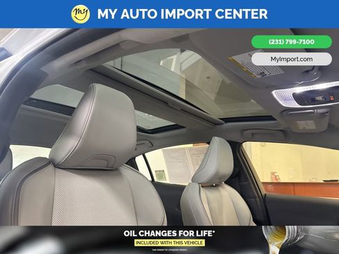 Used 2024 Toyota Prius XLE image 28