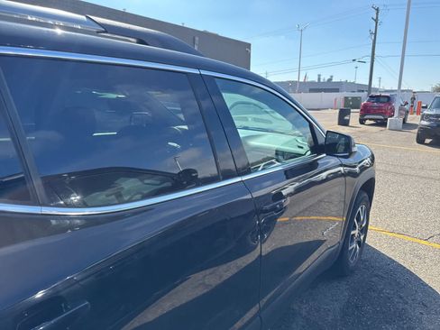 Used 2020 GMC Acadia SLE w/ Driver Convenience Package image 8