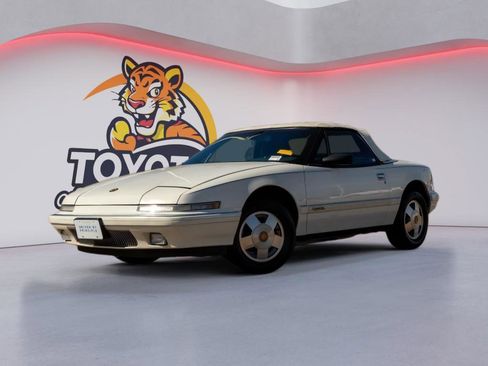 Used 1990 Buick Reatta Convertible image 1
