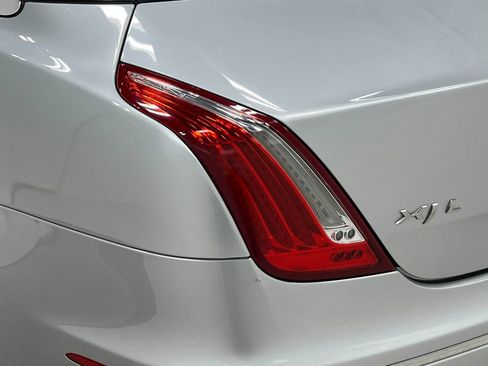Used 2015 Jaguar XJ L Portfolio AWD/4WD image 37