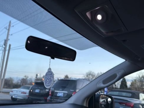 Used 2011 Dodge Grand Caravan Crew image 21