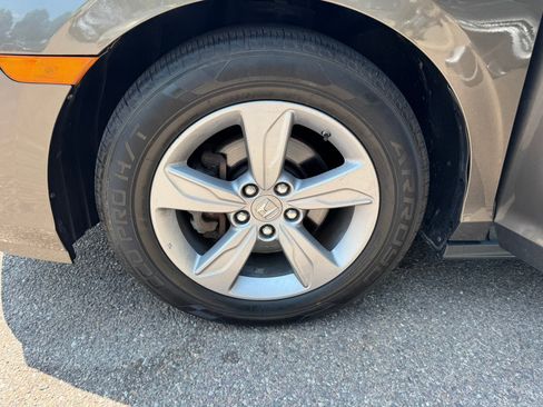 Used 2019 Honda Odyssey EX image 25