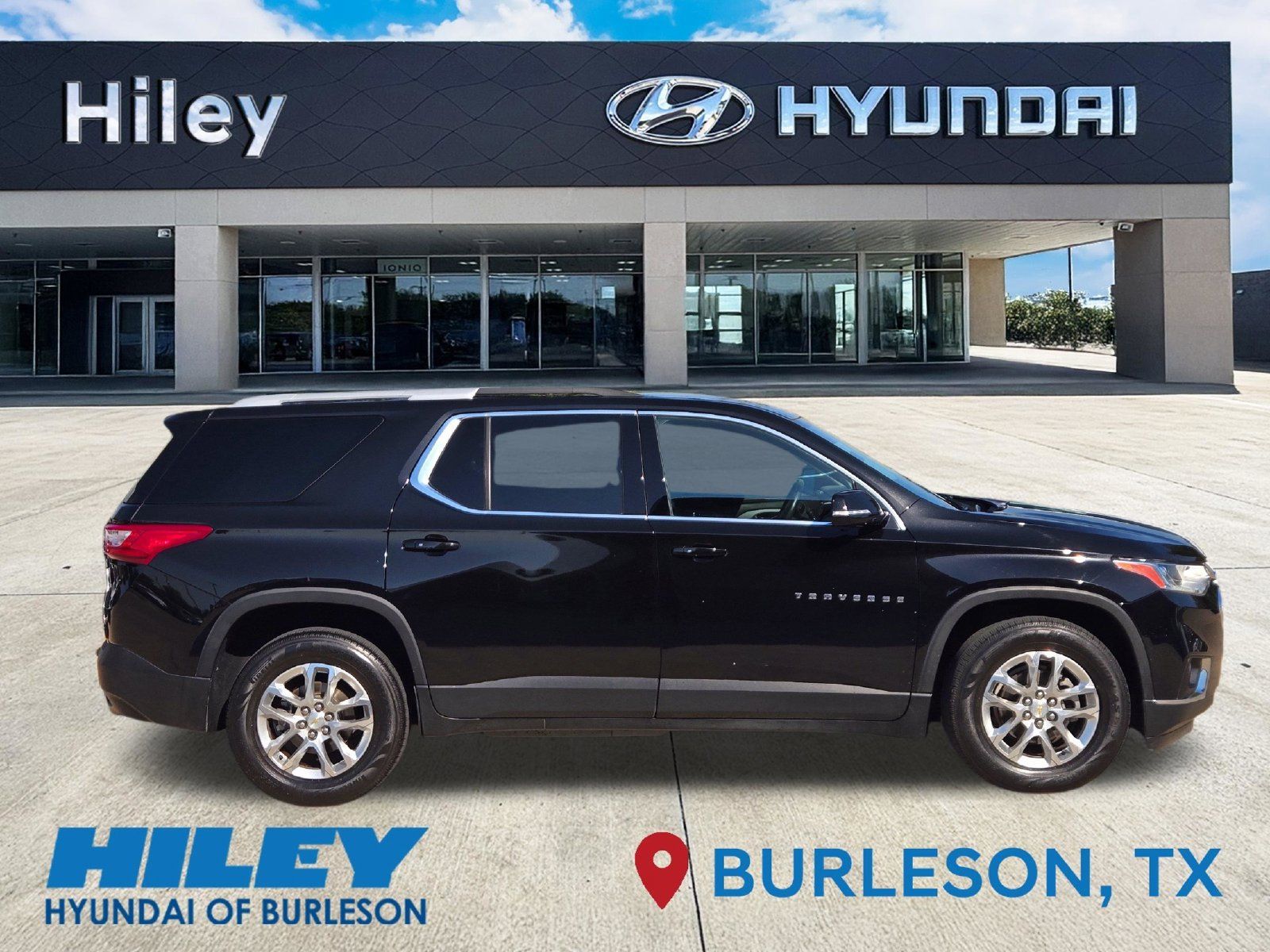 Used 2018 Chevrolet Traverse LT FWD image 3