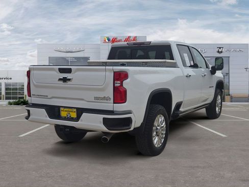 Used 2023 Chevrolet Silverado 3500 High Country w/ LPO, Dark Essentials Package AWD/4WD image 5