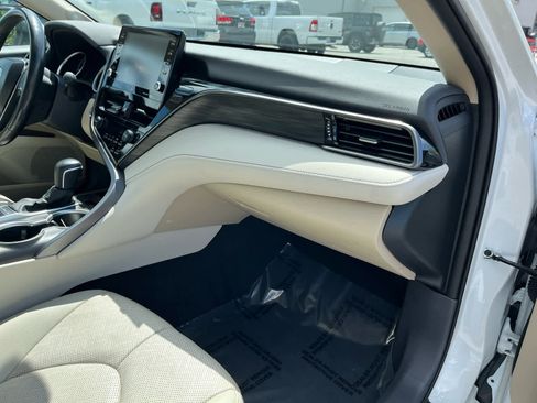 Used 2024 Toyota Camry XLE w/ Navigation Package FWD image 37