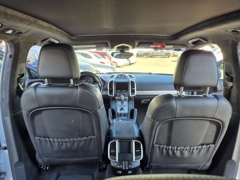 Used 2016 Porsche Cayenne GTS image 28