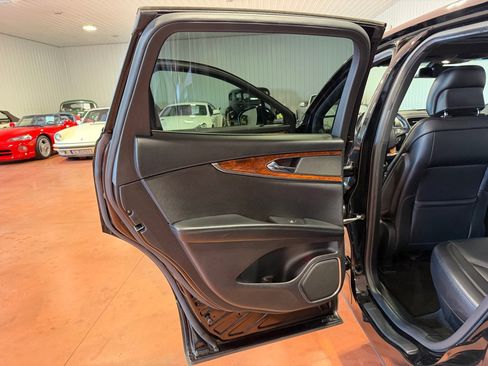 Used 2018 Lincoln MKX Reserve w/ Lincoln MKX Climate Package image 19