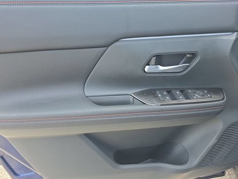 New 2026 Nissan Kicks SR w/ SR Premium Package FWD image 21