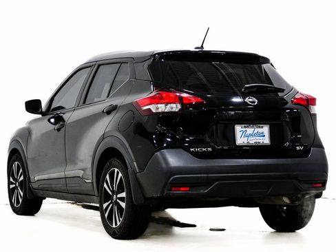 Used 2018 Nissan Kicks SV image 8