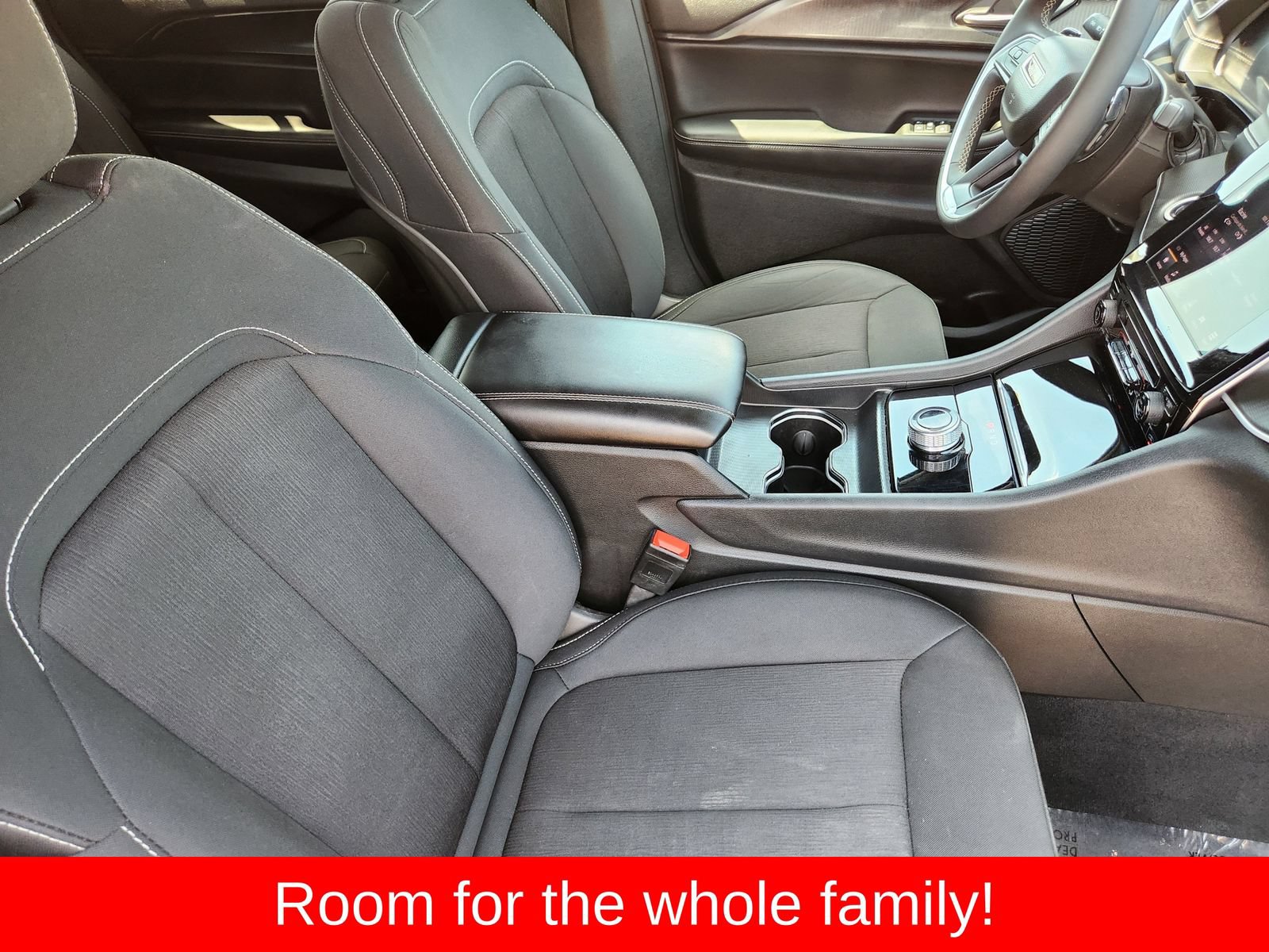 Used 2025 Jeep Grand Cherokee L Laredo RWD image 23