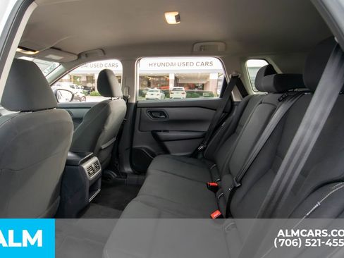 Used 2024 Nissan Rogue S image 10