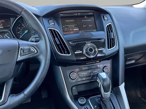 Used 2015 Ford Focus Titanium image 6