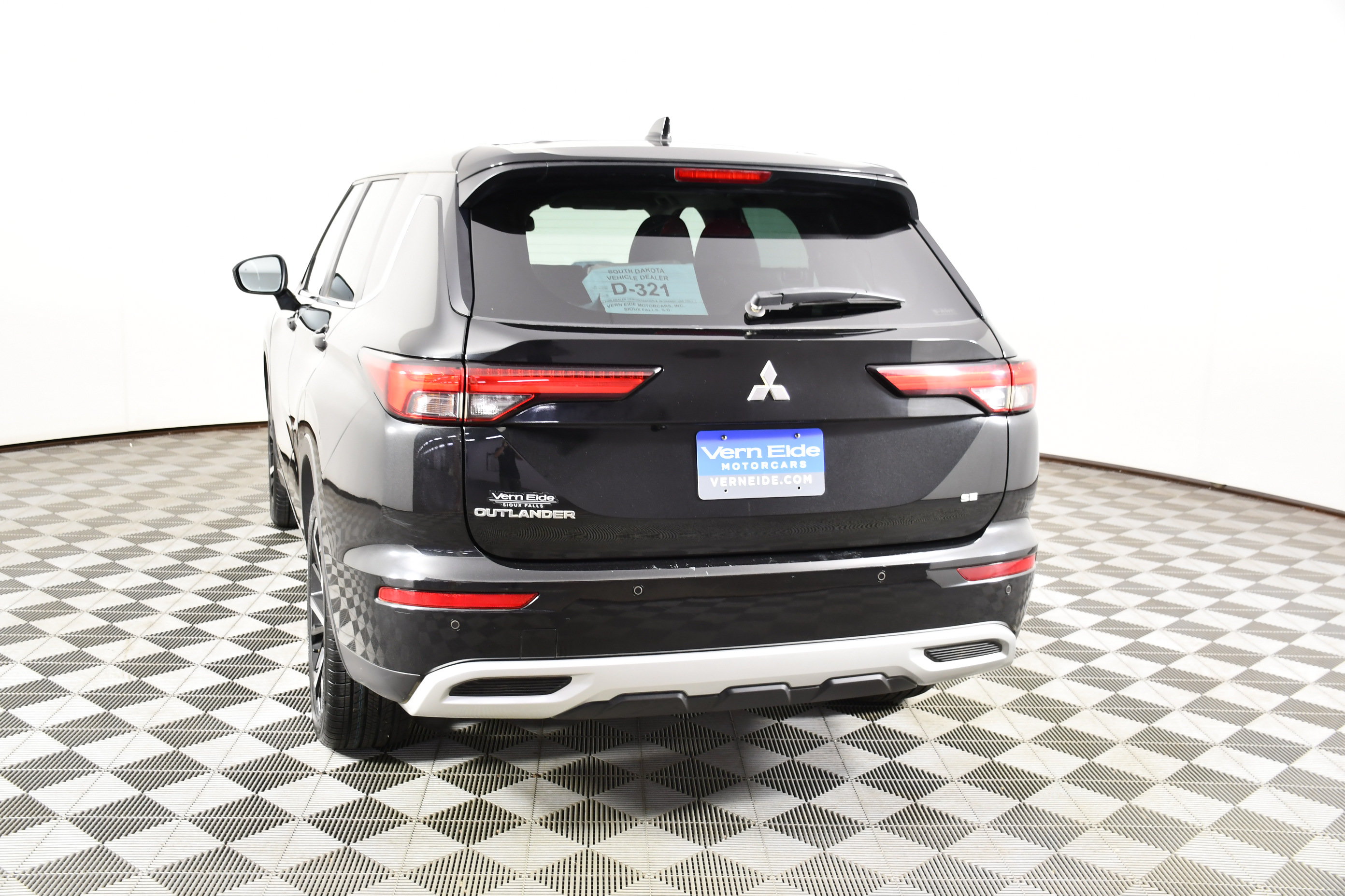Used 2023 Mitsubishi Outlander SE AWD/4WD image 7
