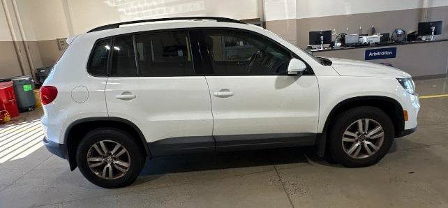 Used 2016 Volkswagen Tiguan S FWD image 4