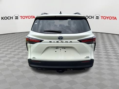 Used 2021 Toyota Sienna XLE w/ XLE Plus Package AWD/4WD image 7