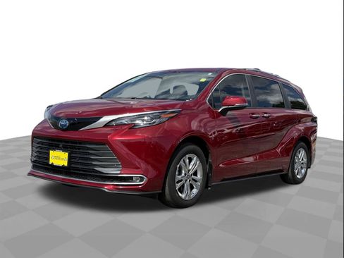 Used 2024 Toyota Sienna Platinum AWD/4WD image 1