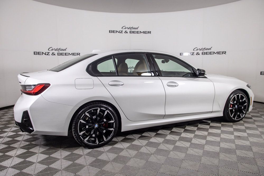 Used 2026 BMW 330i Sedan w/ M Sport Package RWD image 4