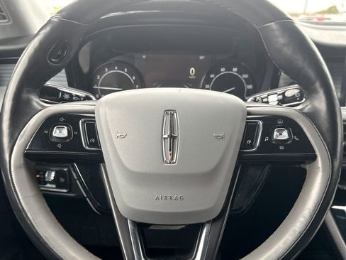 Used 2022 Lincoln Corsair AWD w/ Premium Package image 40