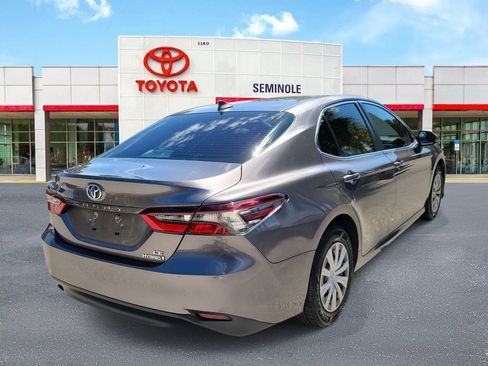 Used 2024 Toyota Camry LE image 3