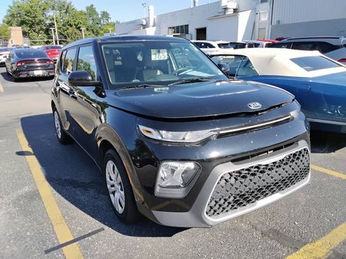 Used 2021 Kia Soul LX FWD image 11