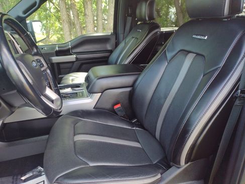 Used 2018 Ford F150 Platinum w/ Equipment Group 701A Luxury image 26