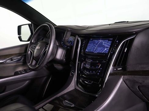 Used 2020 Cadillac Escalade Platinum AWD/4WD image 44