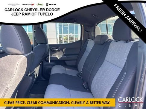 Used 2022 Toyota Tacoma TRD Off-Road image 15